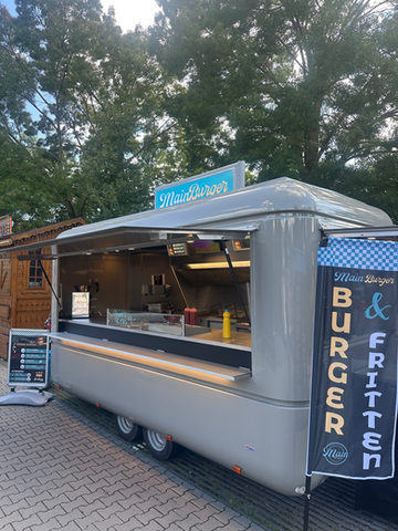 Silberner Mainburger Foodtrailer